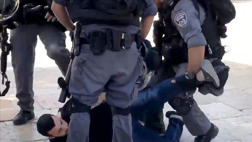 Izraelska policija nasrnula na muslimane, uhapsila šestoro u Al-Aksi